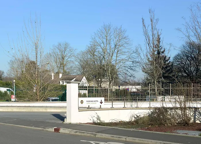B&B Hotel Paris Meudon Velizy
