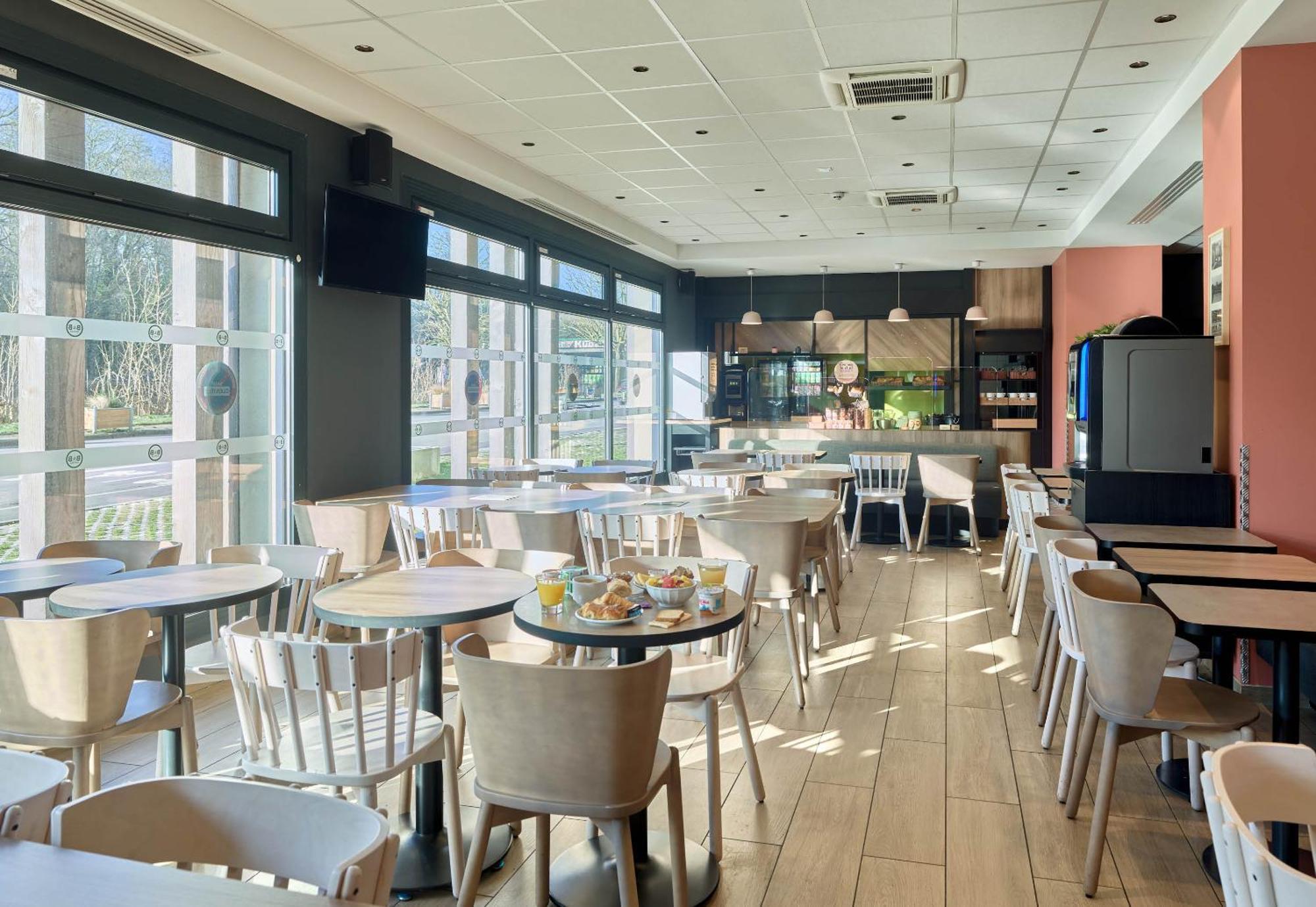 Paris Velizy Hotel 3*